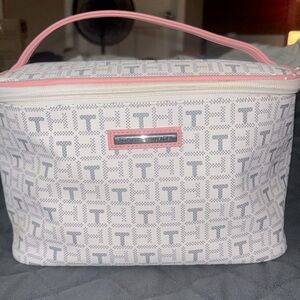 Tommy Hilfiger large makeup bag! 2/40$!